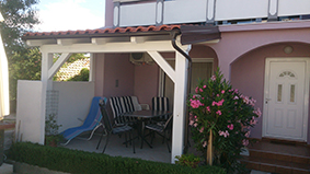 Apartmani Vrsi, terasa